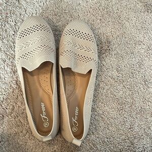 NWOT Forever Size 10 Tan Flats